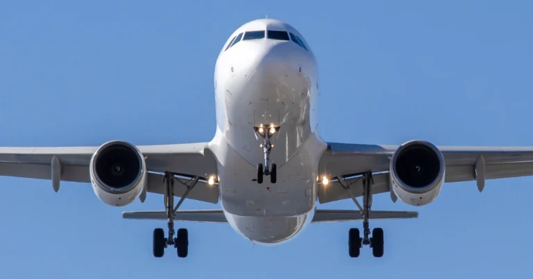 Airbus A320 on final approach, the family of aircraft Spirit Airlines pilots flew before the closure.